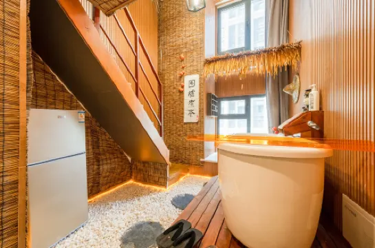 Zhenyu · Meet U Themed Cinema Homestay (Wanda Plaza Branch)