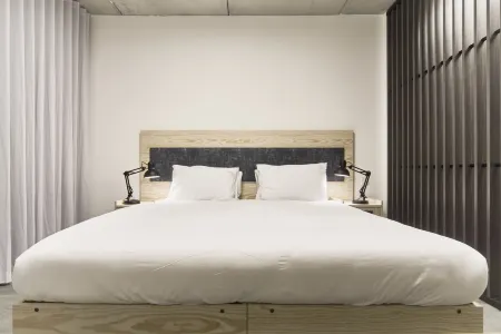 Mr Todd Hotel