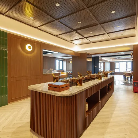Yueran Premium Cheerful Hotel & Residence