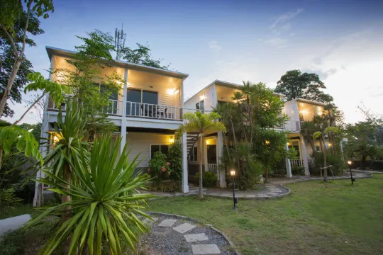 ห้องดีลักซ์ - วิวสวนหย่อม(เตียงคิงไซส์)