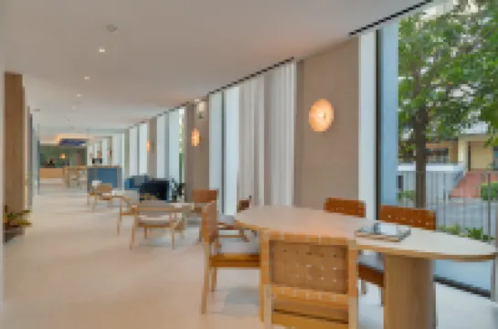 ザ エディトリー オーシャン ウェイ フンシャル