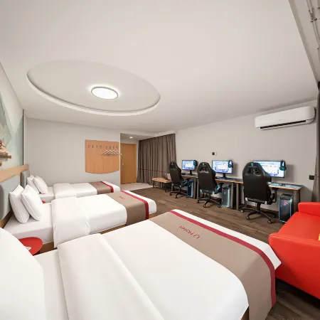 Leishen E-Sports Hotel (Zibo Shandong University of Technology Crystal Street)