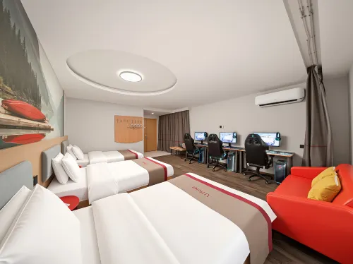 Leishen E-Sports Hotel (Zibo Shandong University of Technology Crystal Street)