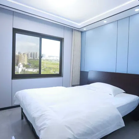 Dongfang Xingang Qihai Shiguang Homestay