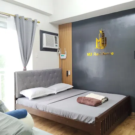 Furnished one bedroom condo near airport