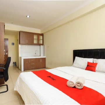 RedDoorz near GOR POPKI Hotels near Cibubur Junction