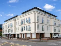 Roomspace Serviced Apartments - Trinity House Hotels in Reigate