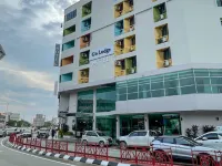 Swing & Pillows @ Bandar Kuantan Hotels near Darul Makmur Stadium