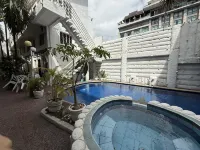 Kandi Suites Luxury 2 BR Private Jacuzzi Free Housekeeping