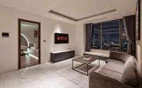The Kieu Suites with Free Gym and Pool
