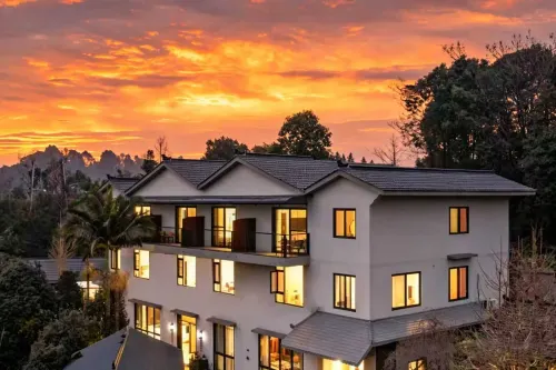 Yunyun Yashe Hotel (Bodhi Mountain Park Branch, Wutongqiao District, Leshan)