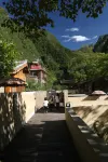 Selong Village · Yinqitang Paradise Cliff Homestay