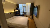 Shuoke E‑sports Homestay (Wulipu Metro Station Branch