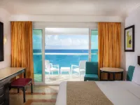 Krystal Cancun Hotels near Forum By The Sea
