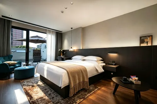 Yueran Hotel (Changhong Road Wanda Branch) - Balkoner