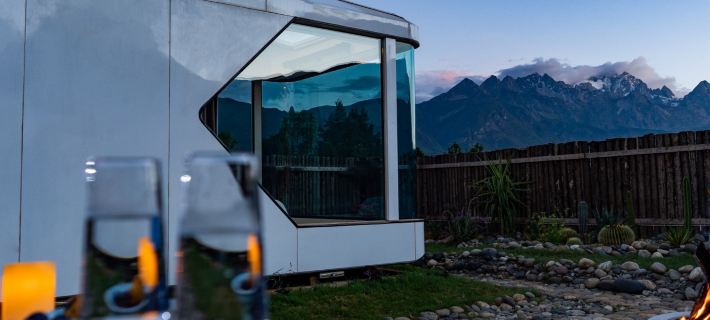 Luxcreek Space Pod | Enjoy Snow Mountain Sunrise View · Private Hot Spring · Vacation Homestay Hotels in Yulong