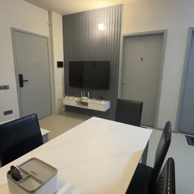 10 Minutes from Airport | Modern Comfy Room 鄰近蘇丹公園的酒店