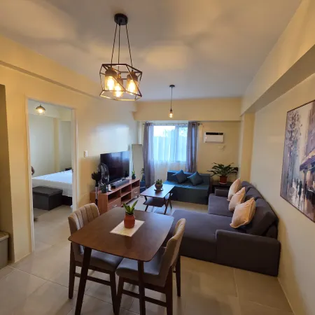 Q Inn Serin East, Tower 2, Behind Ayala Malls, Tagaytay City