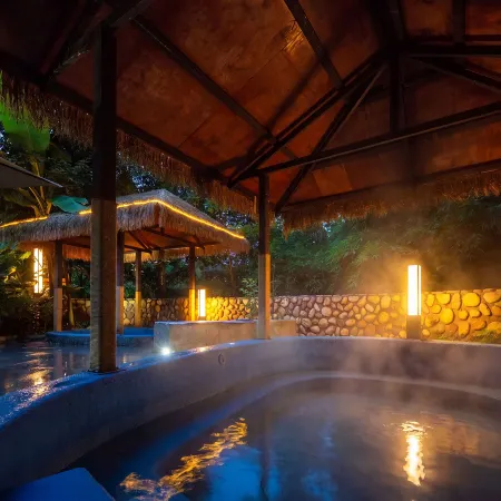 SERENUM Quiet Realm Parent-Child Private Hot Spring Homestay (Ya'an Bifengxia Branch)