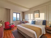 M Village Premier Hotel Xuan Huong Lakeside, a brand of Modern Village Lifestyle โรงแรมใกล้บ้านพักคนบ้า
