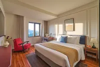 M Village Premier Hotel Xuan Huong Lakeside, a brand of Modern Village Lifestyle - Bar