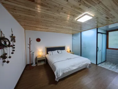 A wooden house Hotel dekat Wangqinggu Scenic Area