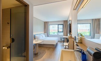 HanTing Hotel (Huzhou Xingye Road Xinghui Peninsula)