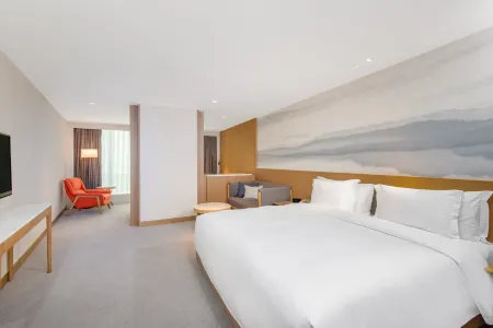 Crowne Plaza Zhuhai City Center（Qinglv Road Seaside Swimming Pool Branch）