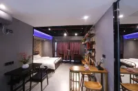 Qingguo Light Luxury Hotel (Wanda High Speed Railway Station) - balcony
