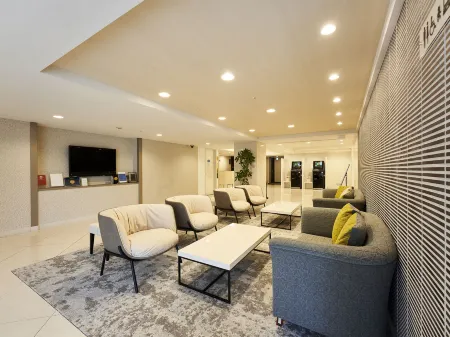 Daiwa Roynet Hotel Yokohama Kannai Отели рядом с достопримечательностью «Yokohama Nigiwai-za»