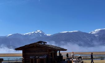 Shangri-La Ten Miles Snow Mountain Margheri Manor