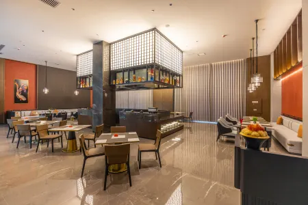 XIANGYUE  SEASON Отели рядом с достопримечательностью «Center Square»