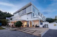 The mountain and the water embrace the Pleasant Bay Homestay Hotels near Dongjiang Lake Phoenix Island Scenic Area