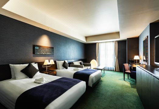 1. 더 게이트 호텔..