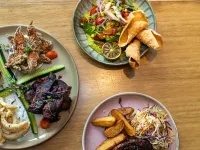 نوفوتيل كيرنز أواسيز ريزورت Hotels near منتزه كيرنز