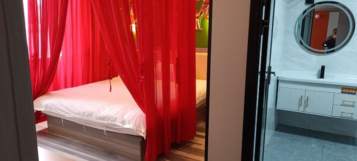 Yilin Holiday Hotel Hotels in Qiemo