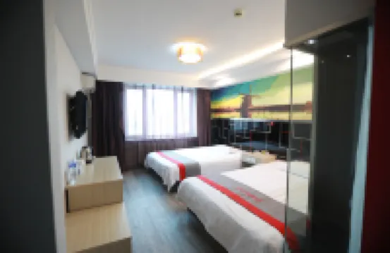 Dong'an Hotel (Mudanjiang Railway Station Pedestrian Street Branch)