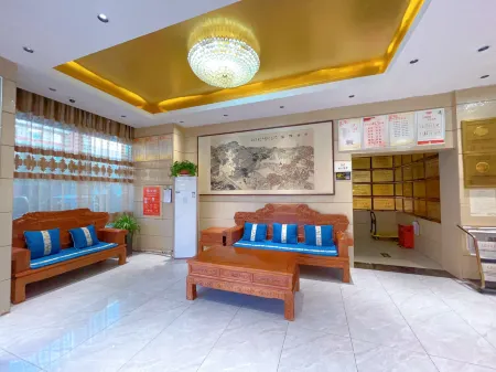 Yancheng Hotel (Luohe Convention and Exhibition Center Branch) Отели рядом с достопримечательностью «Huanghe Square»