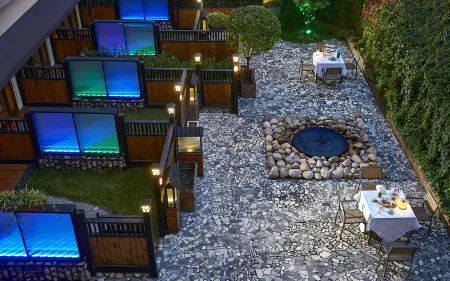 Harbin Junyi Hotel (Central Street Sofia Church)