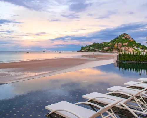 The Yana Villas Hua Hin Отели рядом с достопримечательностью «Статуя Будды»