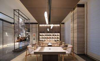 Atour Hotel Tuanjie South Street, Kuitun Youhao Shopping Center