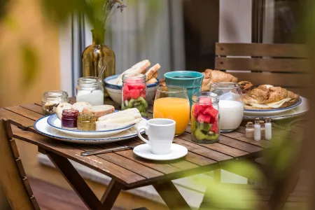 Bloom House by Sweet Porto Отели рядом с достопримечательностью «Река Дуэро»