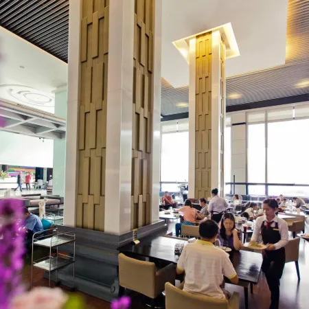 Sunee Grand Hotel and Convention Center Отели рядом с достопримечательностью «Муниципалитет Убонрачатхани»