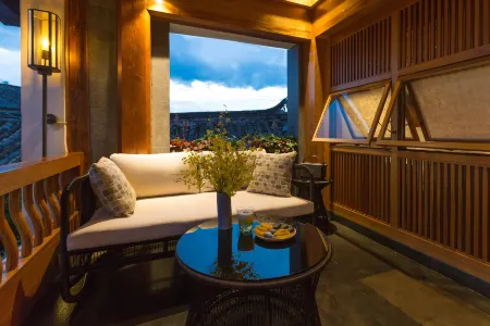 Willow Breeze Panoramic Ancient Town View Hotel (Mufu Branch, Lijiang Ancient Town)