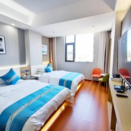 Kaishangrunshu Hotel (Xundian Nationality Unity Plaza)