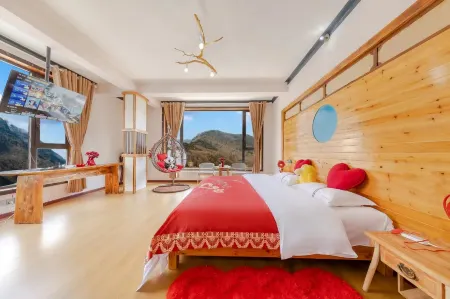 Wenchuan Guiyuanju Hotel (Gengda Wolong China Giant Panda Park Shenshuping Base)