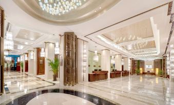 Grand Sky Hotel 로비
