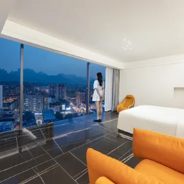 Sky ·Retreat  Hotel