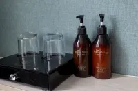 Hongrun Hotel (Humanities College Minying Shop)