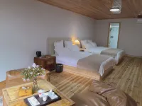 Zizaihuaqiao house